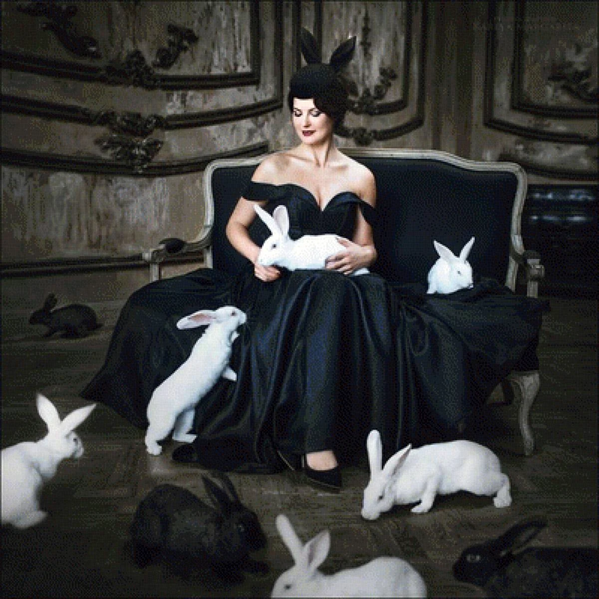 Маргарита Карева с кроликом