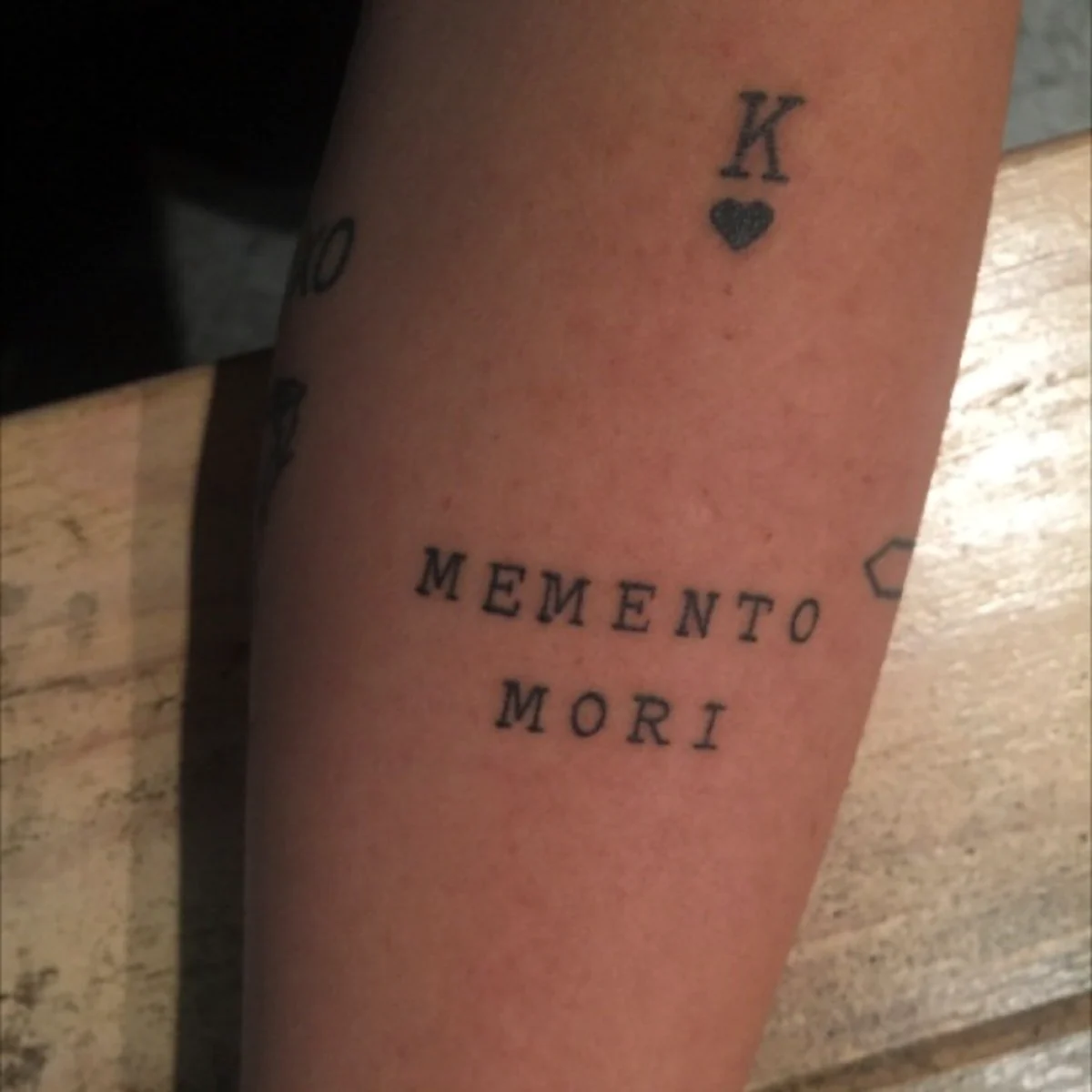 Memento Mori тату надпись