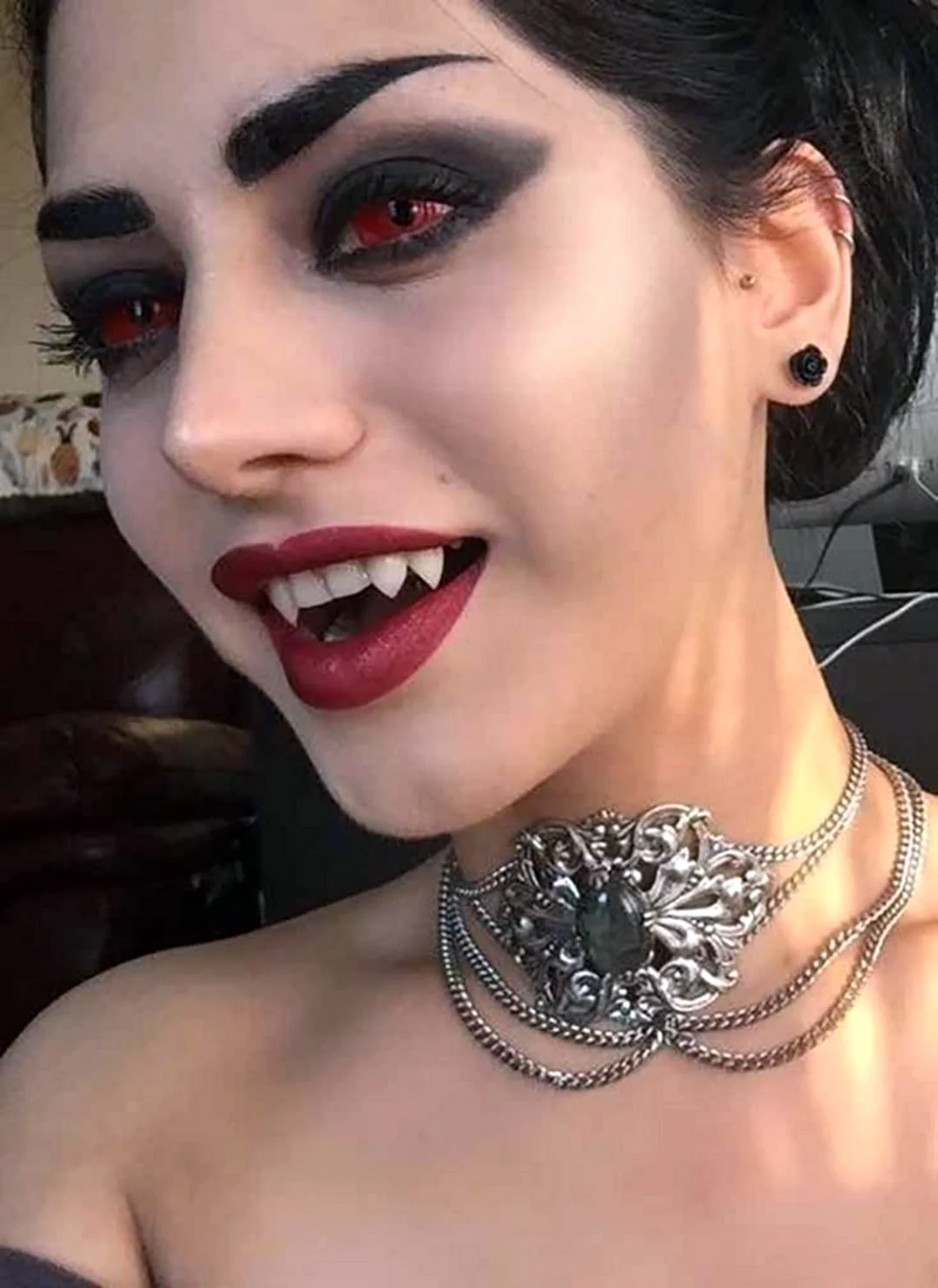Мэри Швецова косплей вампир