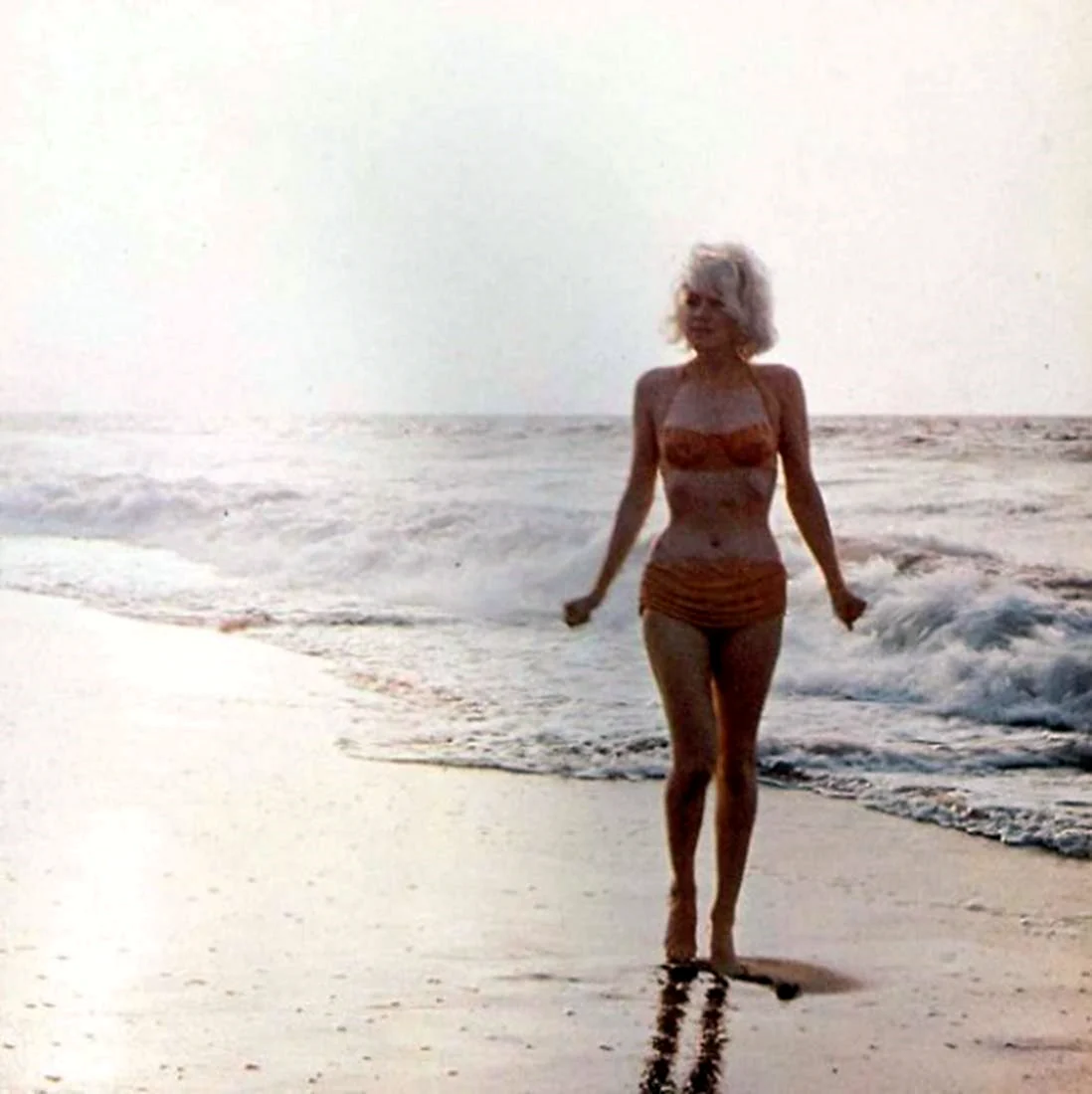 Мэрилин Монро на пляже Санта Моника