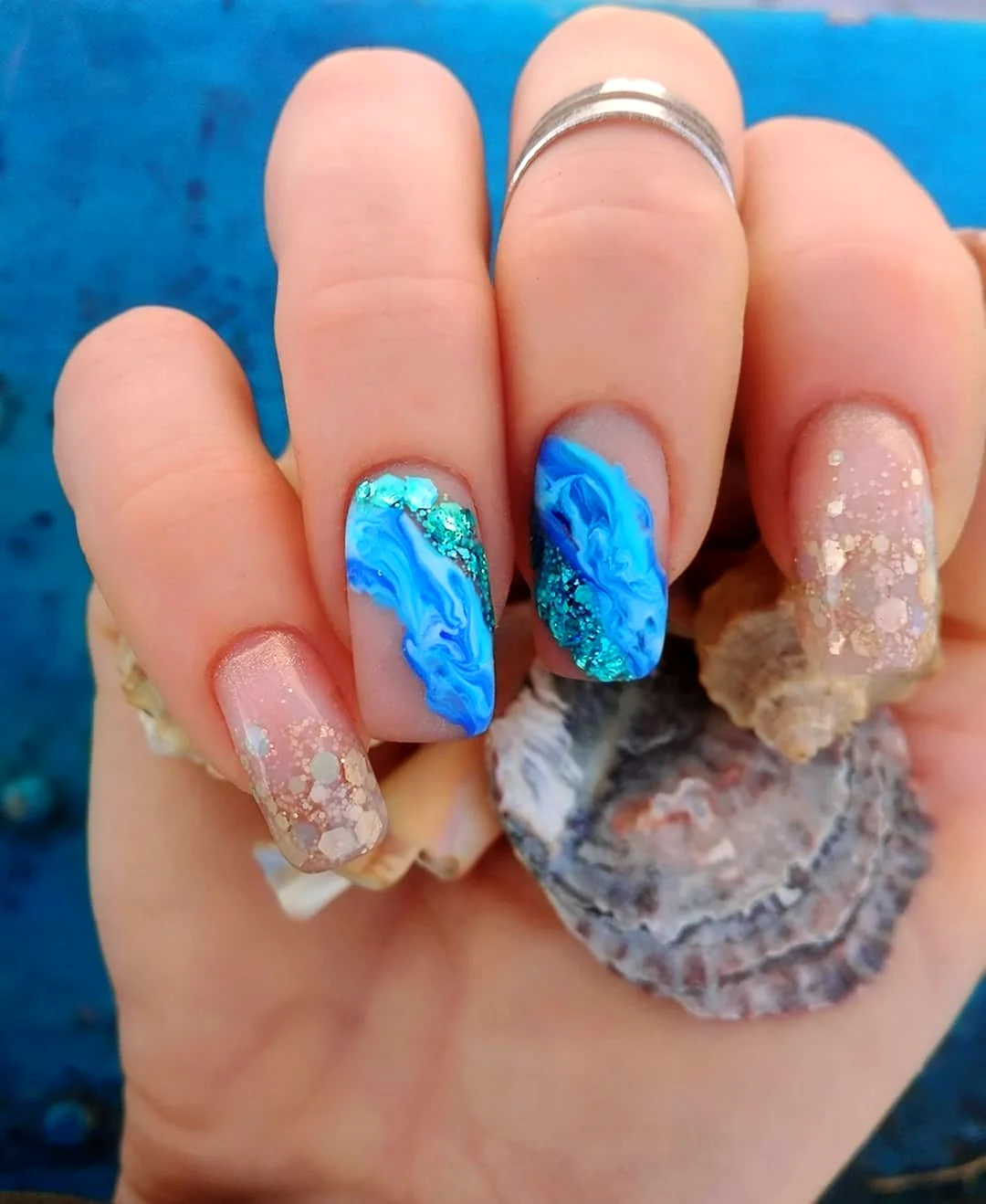 Морской дизайн на нарощенных ногтях