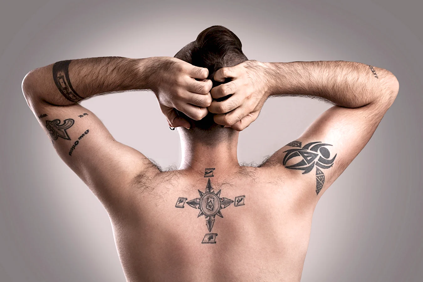 Мужские Татуировки на спине небольшие