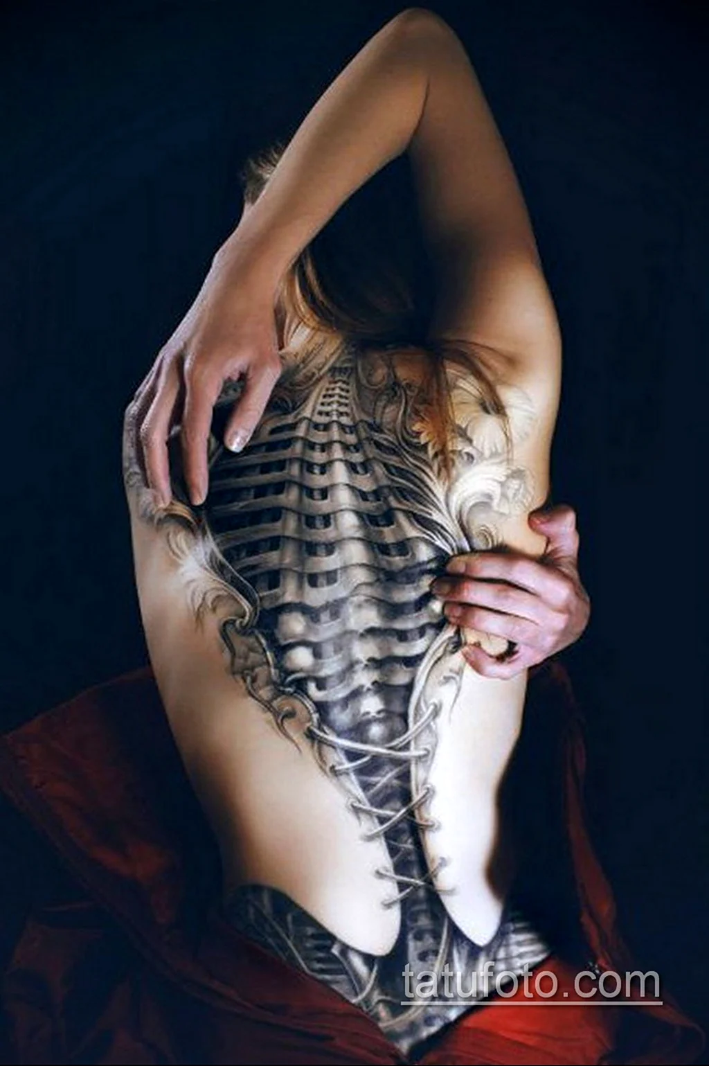 Необычные Татуировки на спине