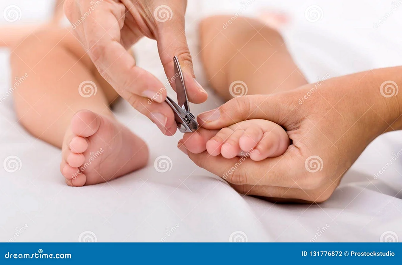Ноготки на ногах у новорожденных