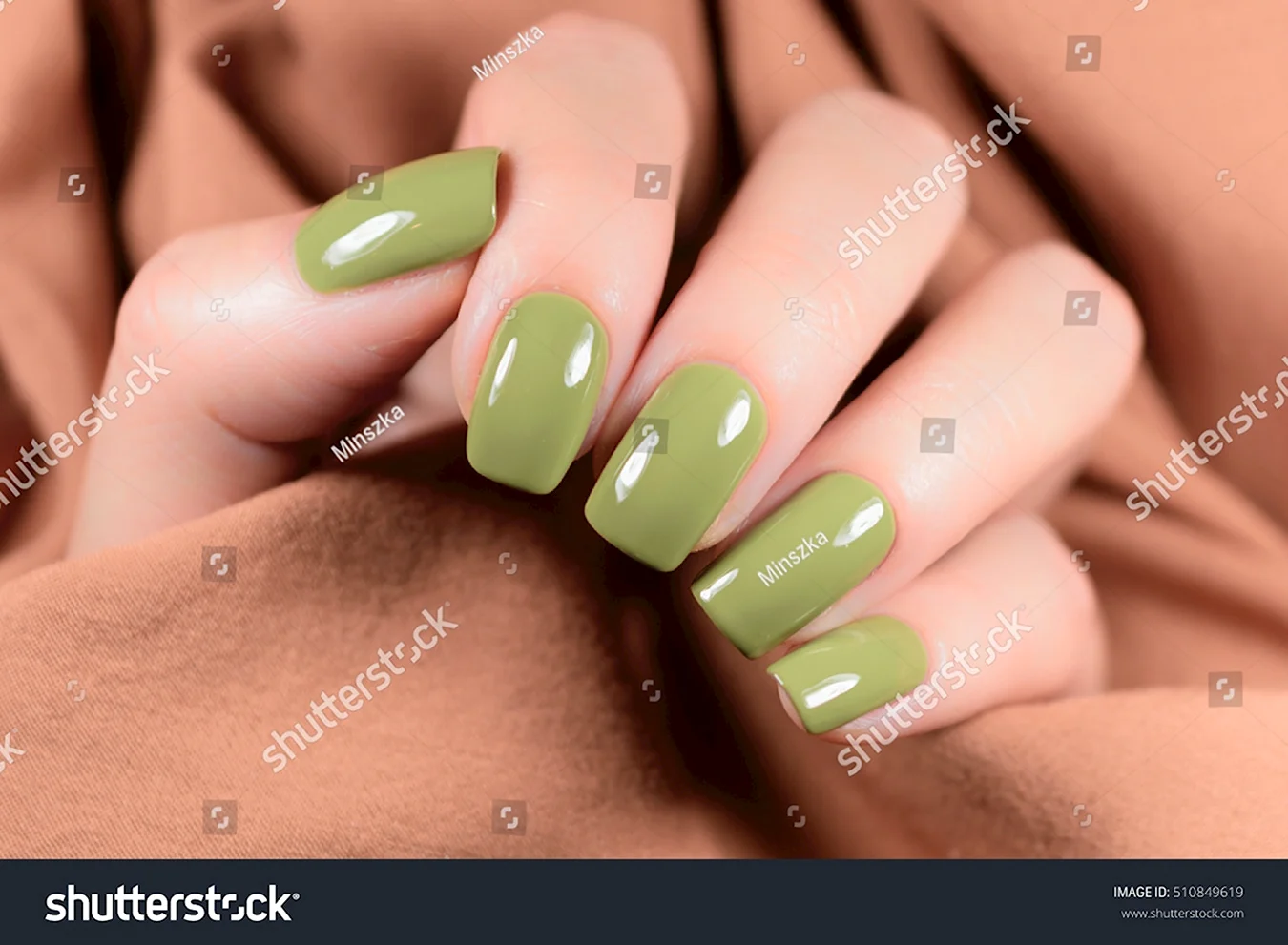 Ногти оливкового цвета