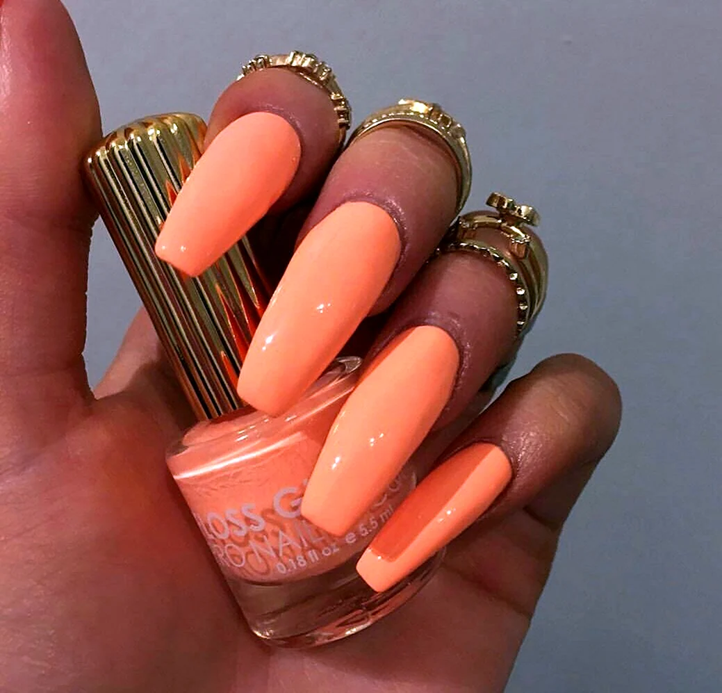 Ногти персикового цвета