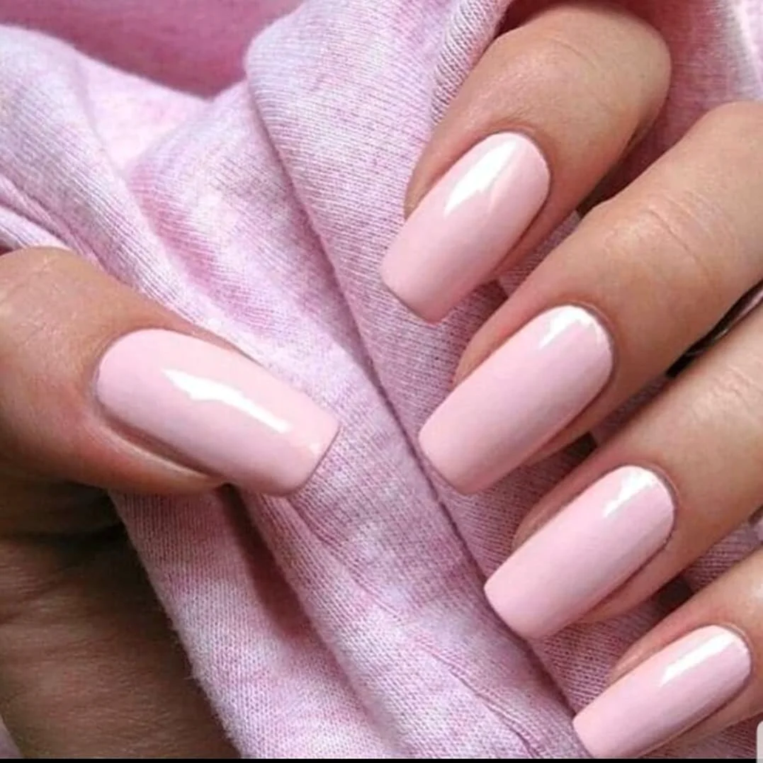 Ногти светло розовые
