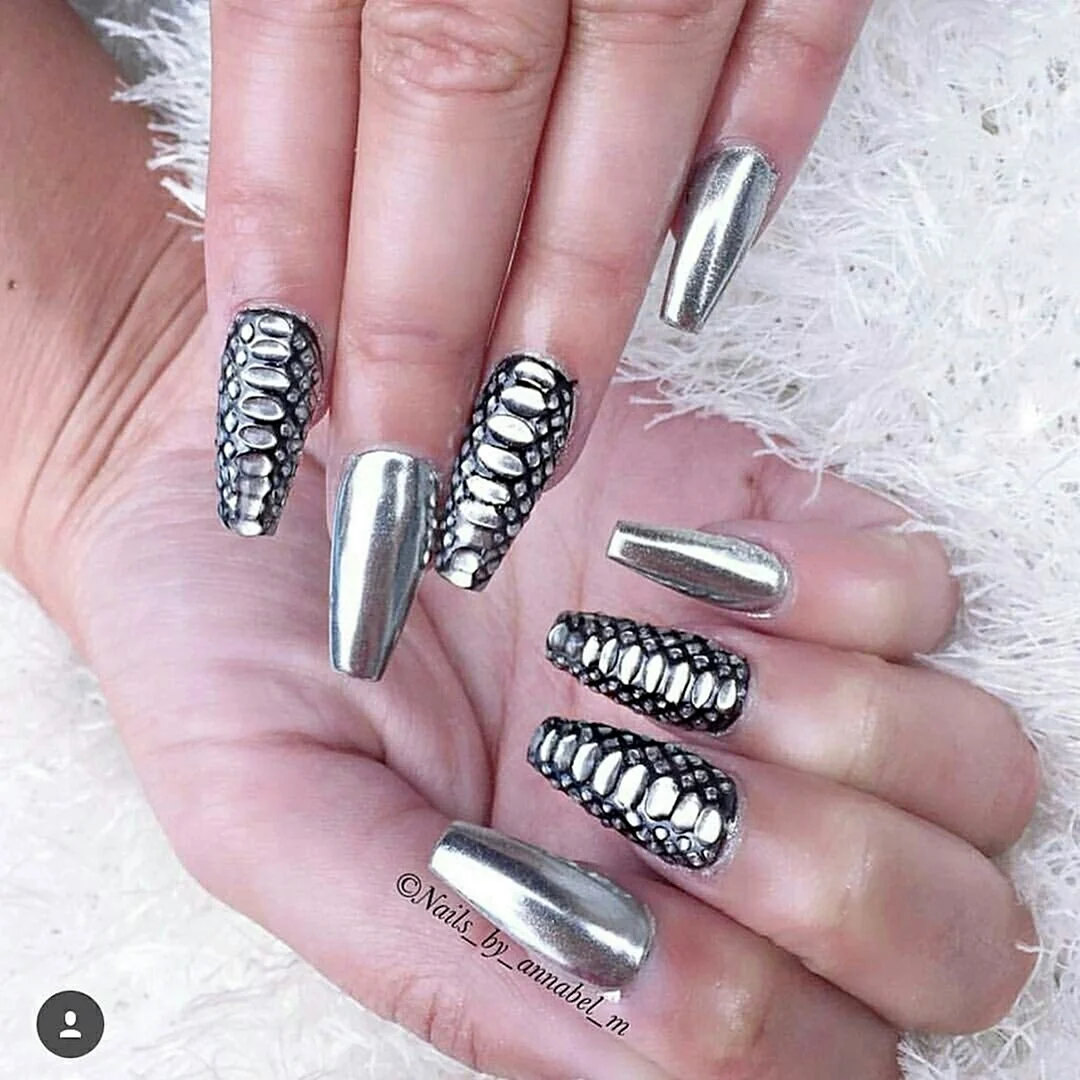 Ногти в стиле серебра
