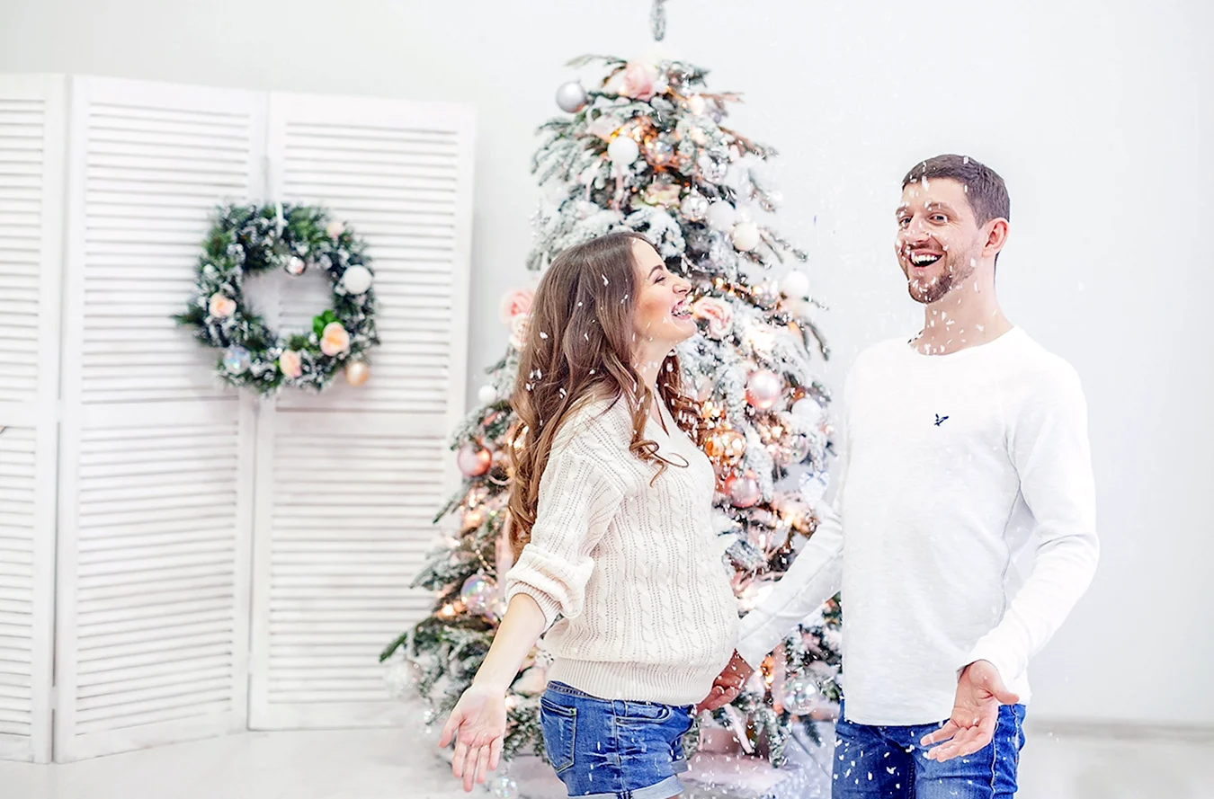 Новогодняя фотосессия беременной с мужем