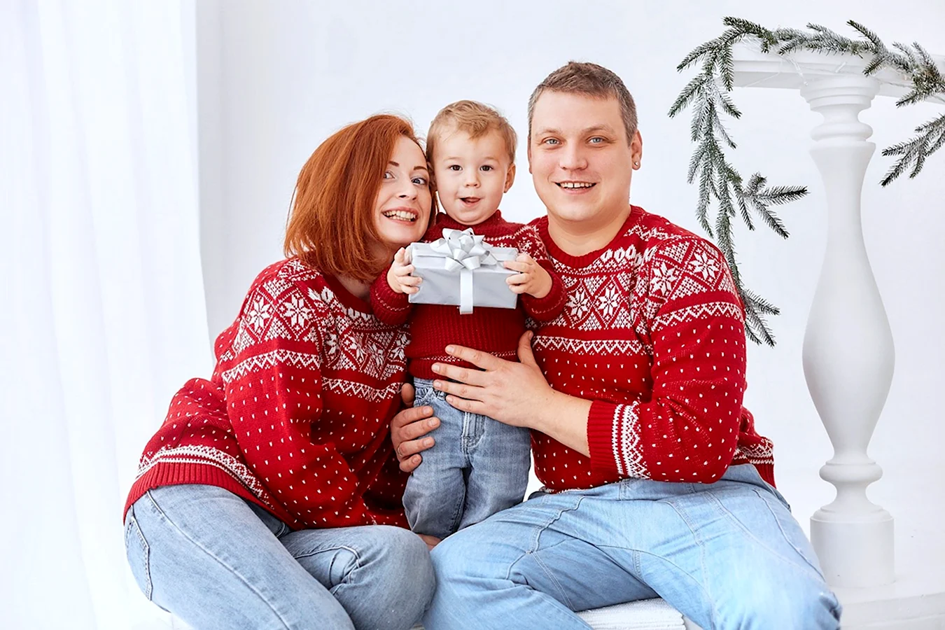 Новогодняя фотосессия в свитерах