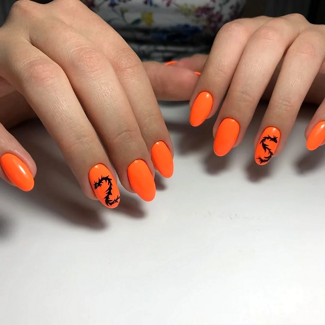 Оранжевый маникюр