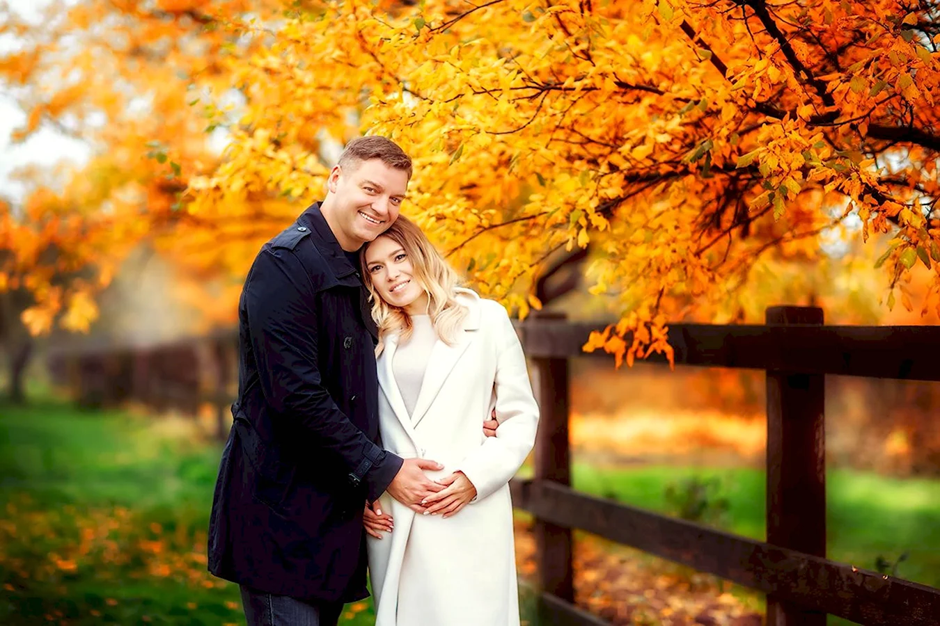 Осенняя фотосессия беременной с мужем