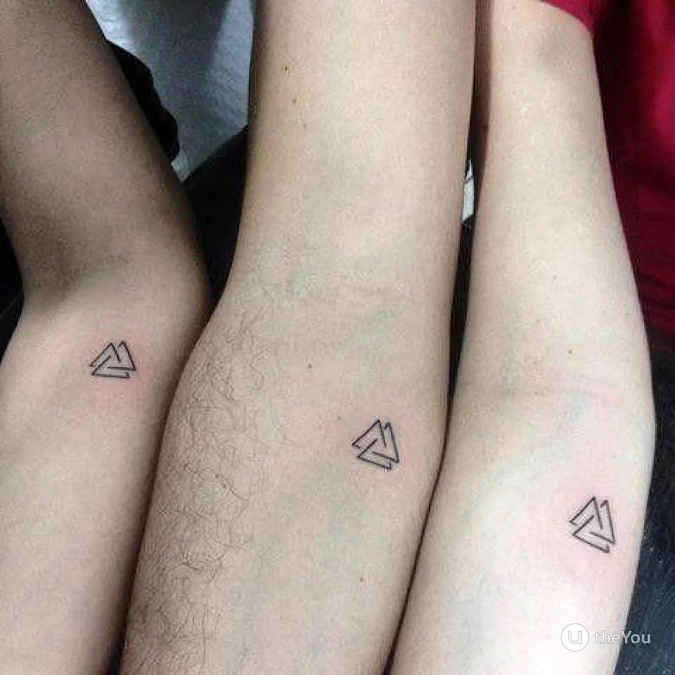 Парные тату для троих друзей