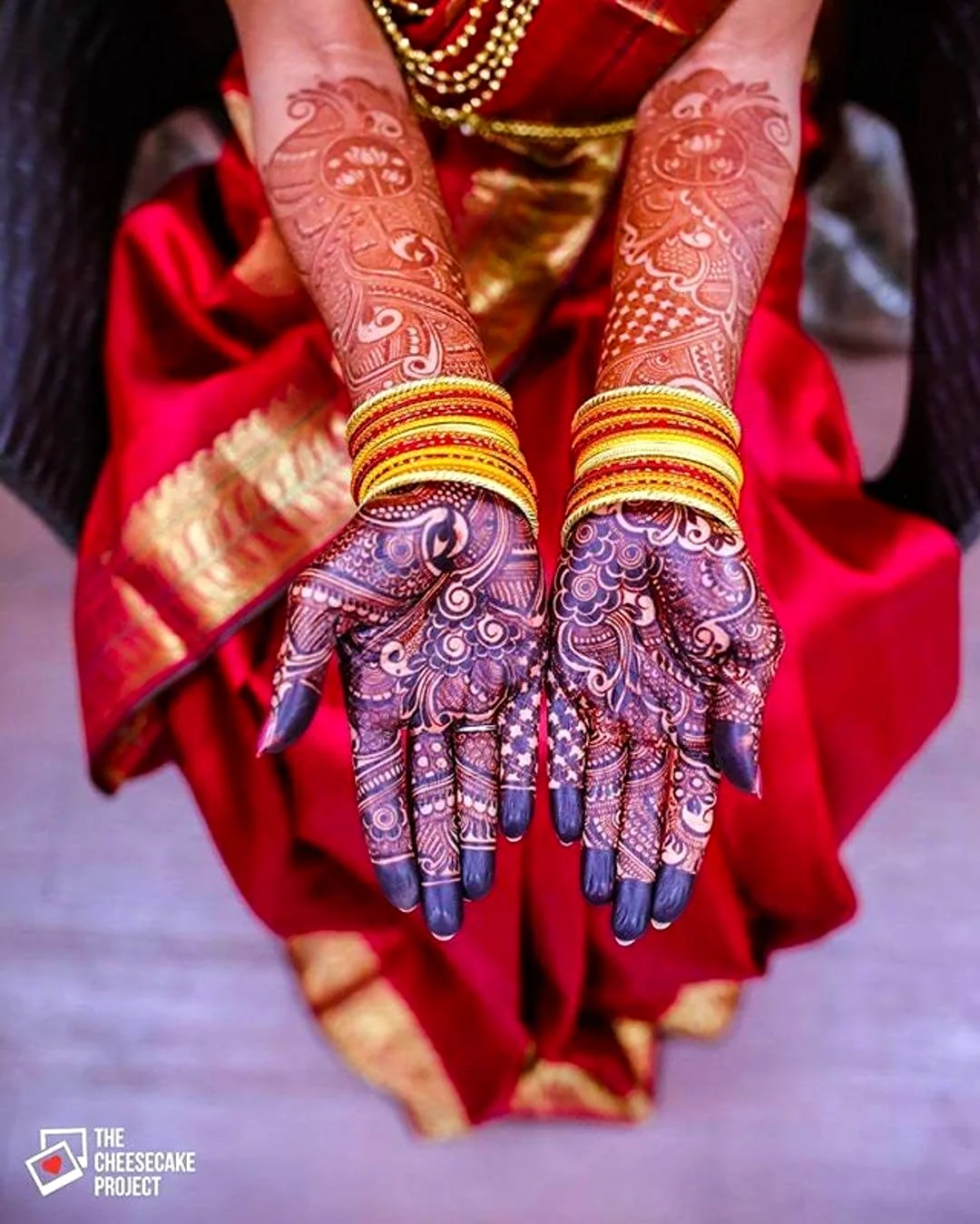 Перчатки в индийском стиле
