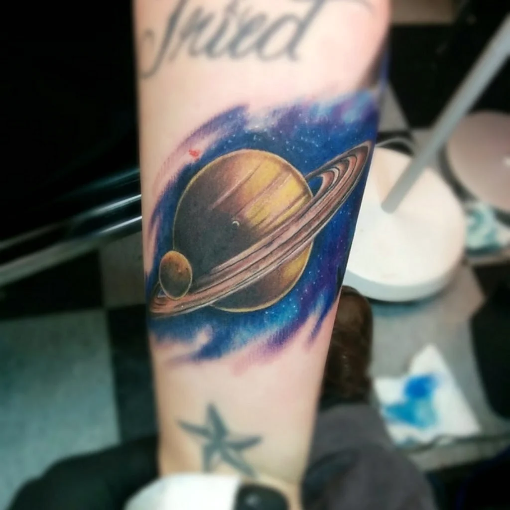 Планета Сатурн Татуировка