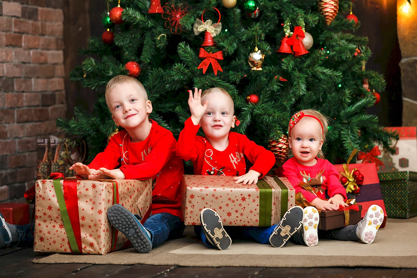 Подарки на новый год детям под елку
