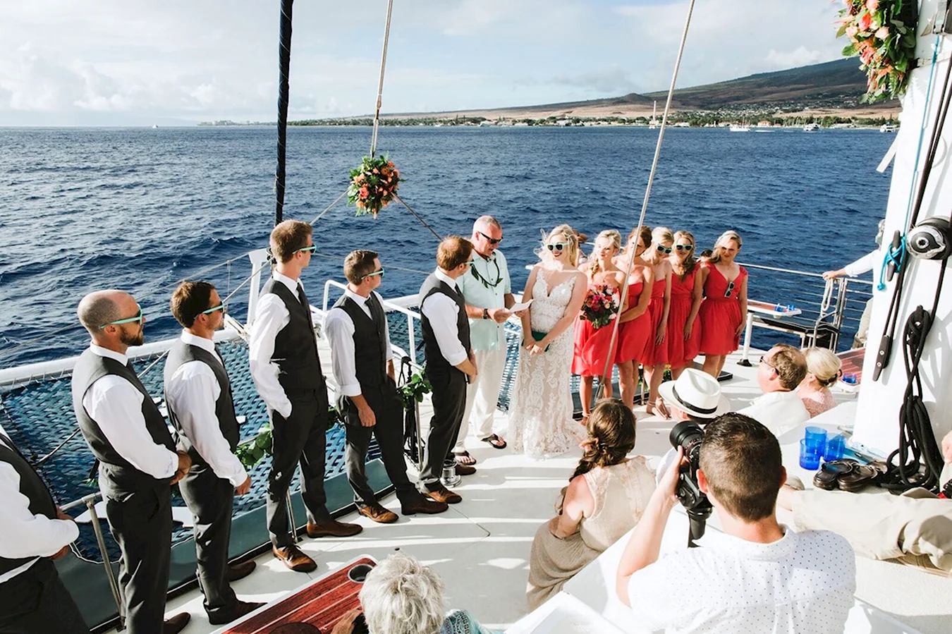 Празднование свадьбы на яхте