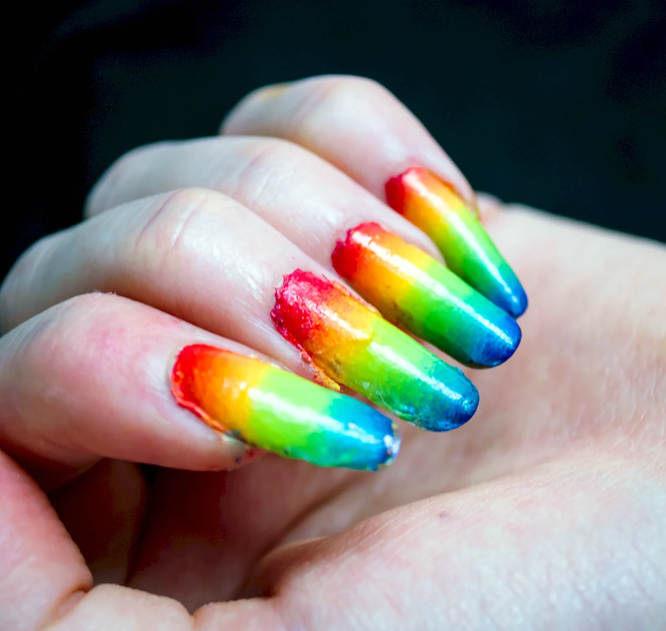 Прозрачные цветные ногти