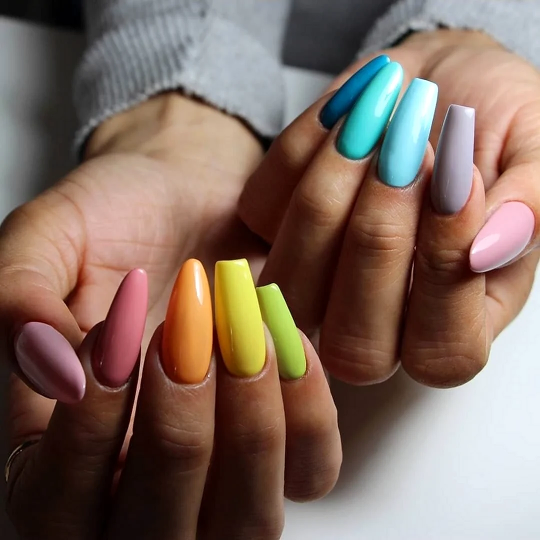 Разноцветные пастельные ногти