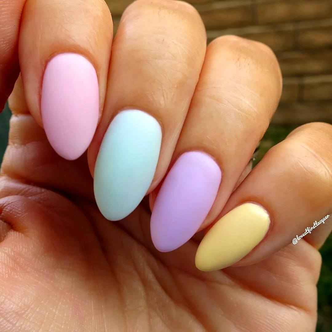 Разноцветные пастельные ногти