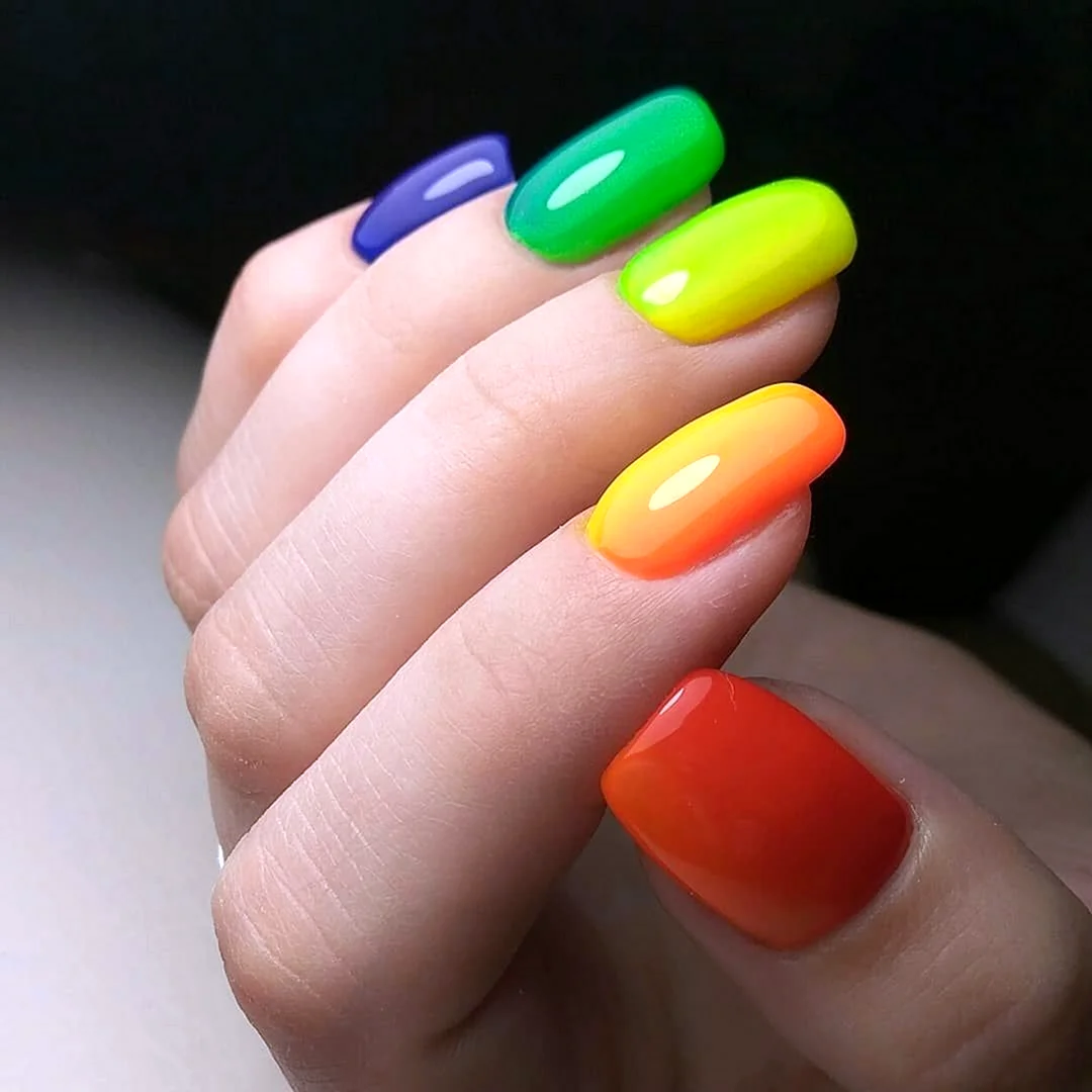 Разноцветный маникюр