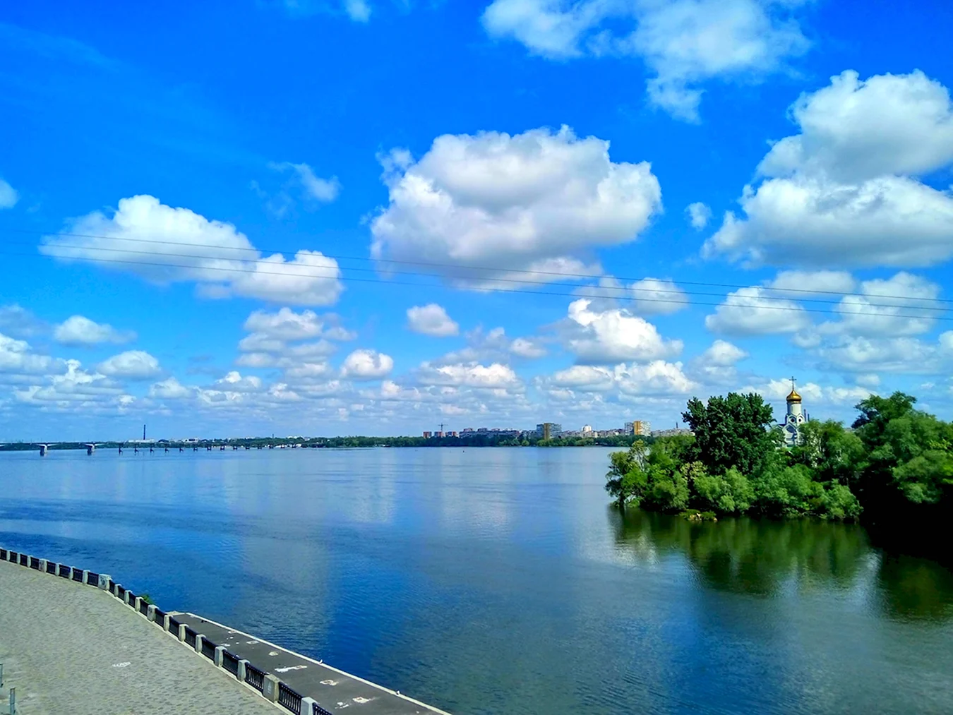 Река Днепр на Украине