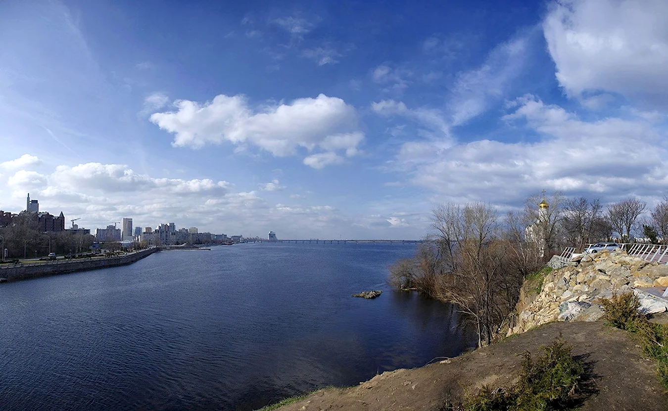 Река Днепр на Украине