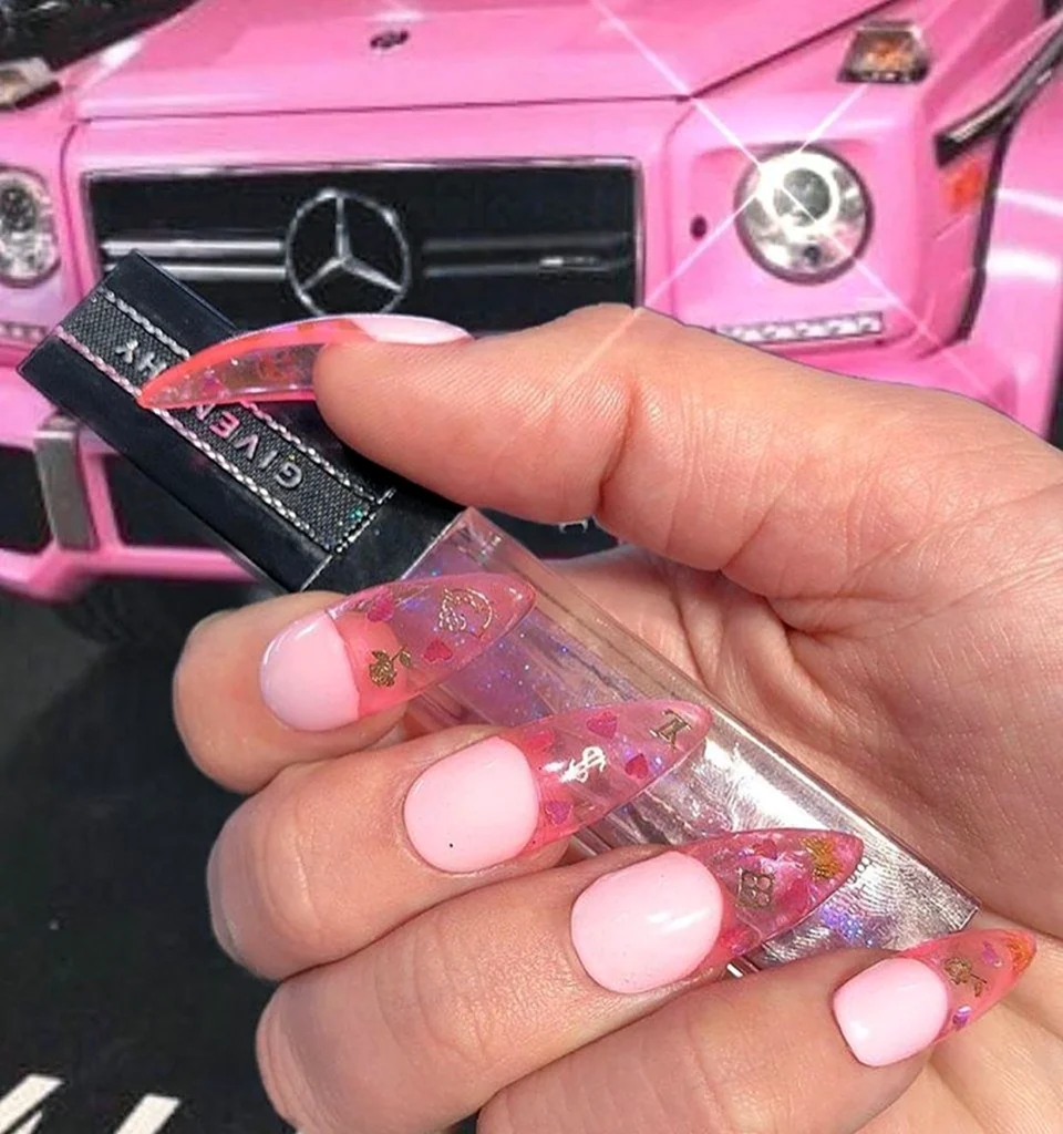 Розовые ногти Эстетика