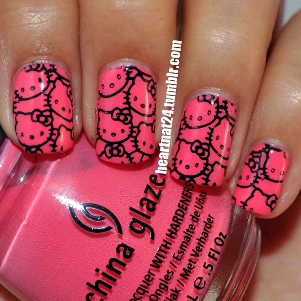 Розовые ногти с Хеллоу Китти