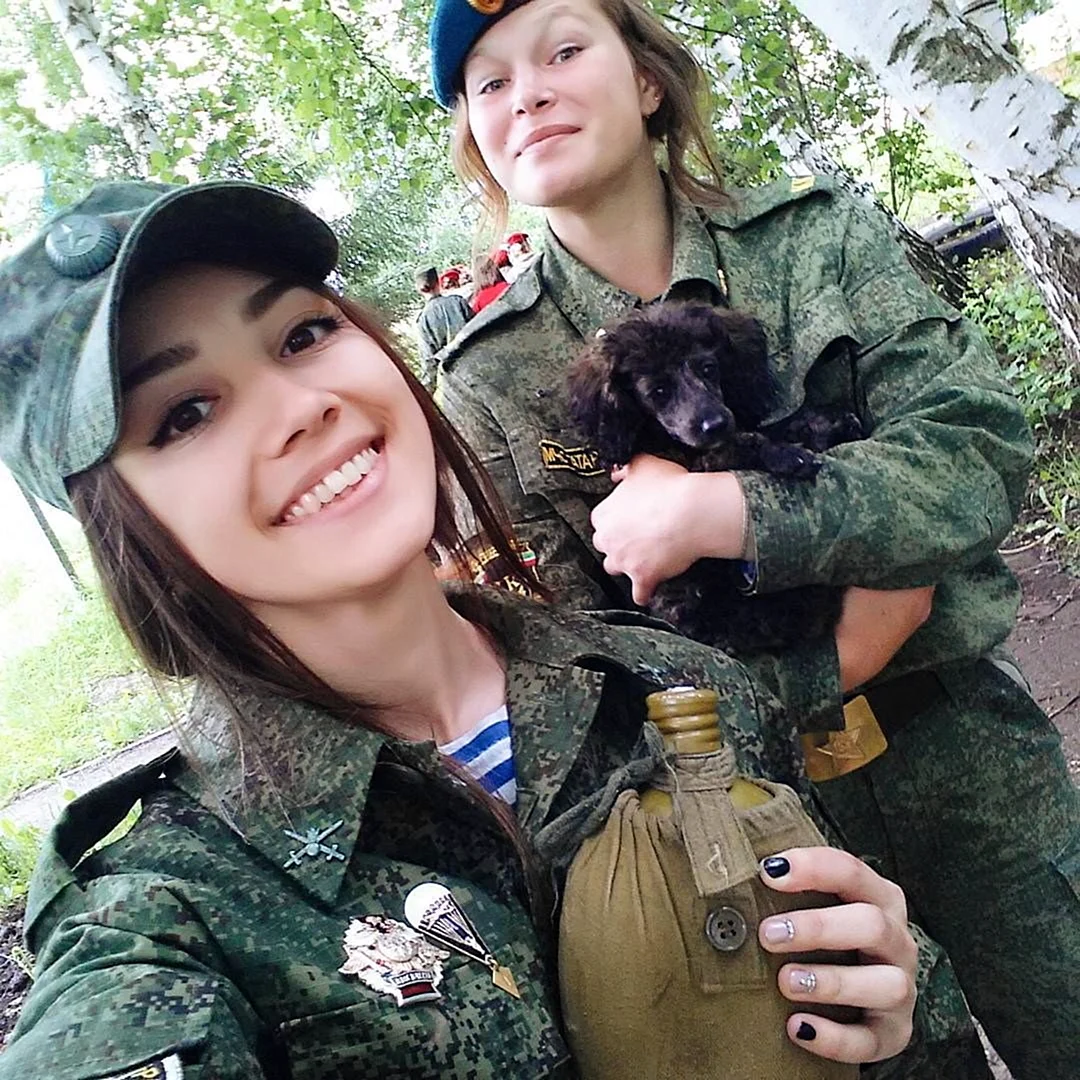Русские девушки в армии