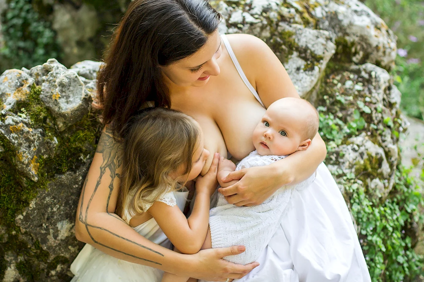 Саманта свитинг Breastfeeding