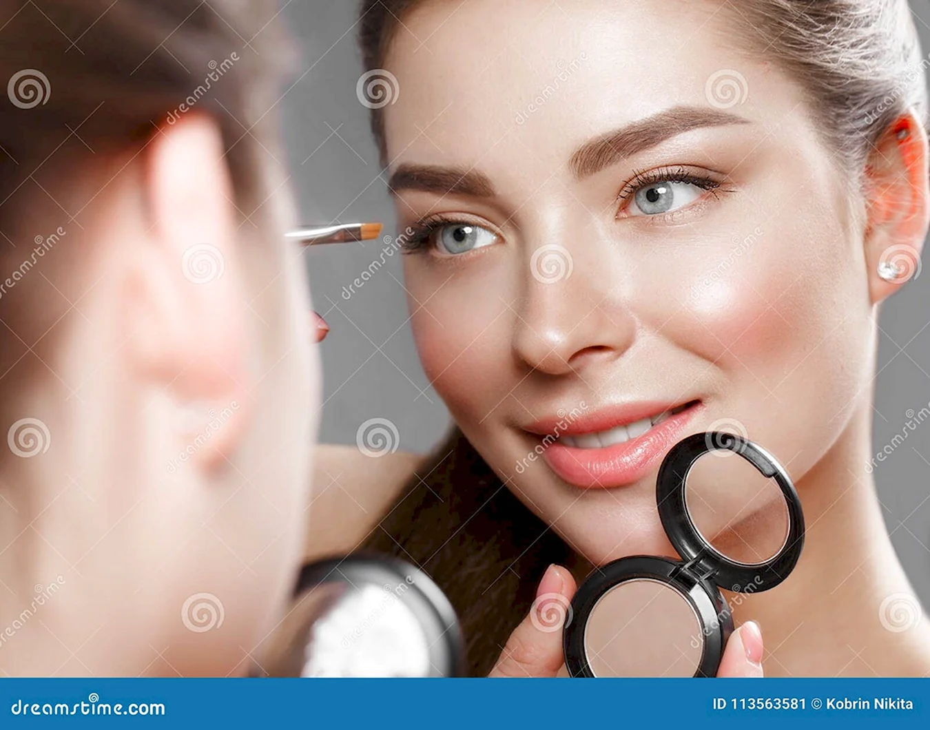 Самые красивые девушки как сделать макияж в зеркале