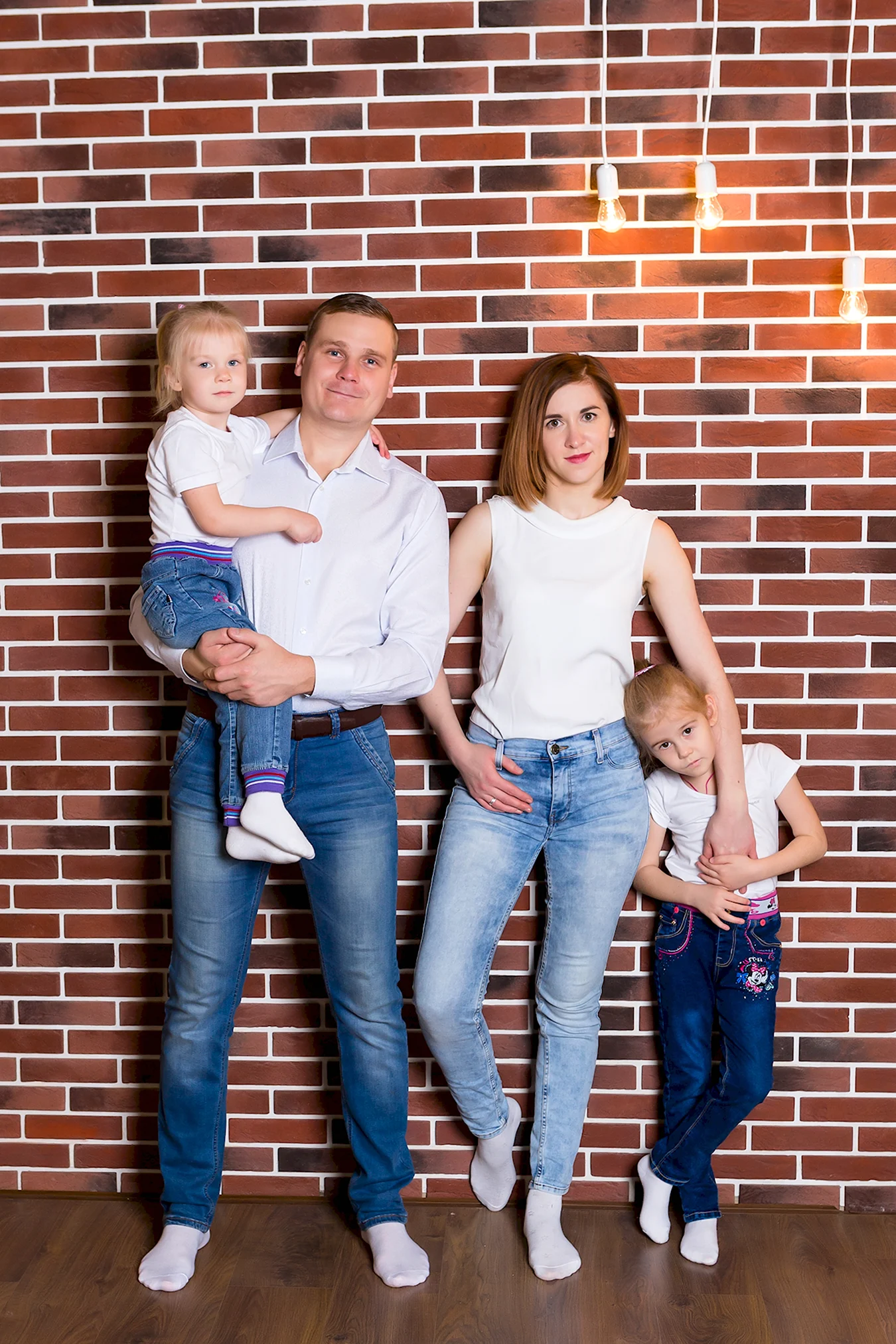 Семейная фотосессия в джинсах