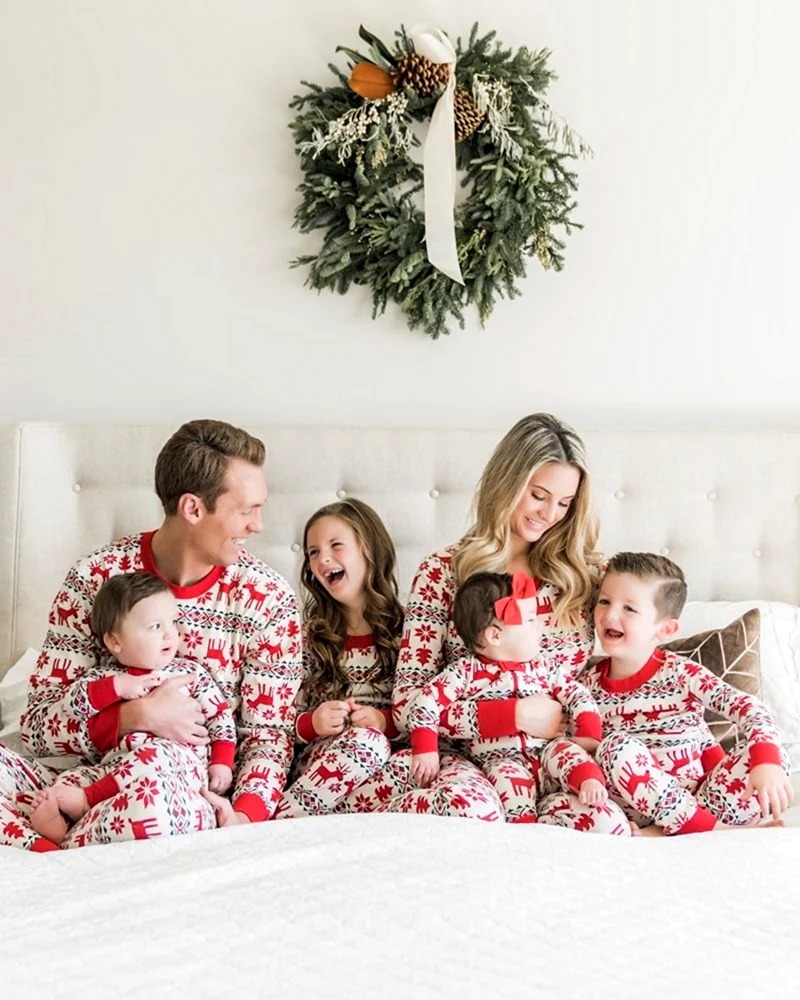 Семейная фотосессия в пижамах на новый год