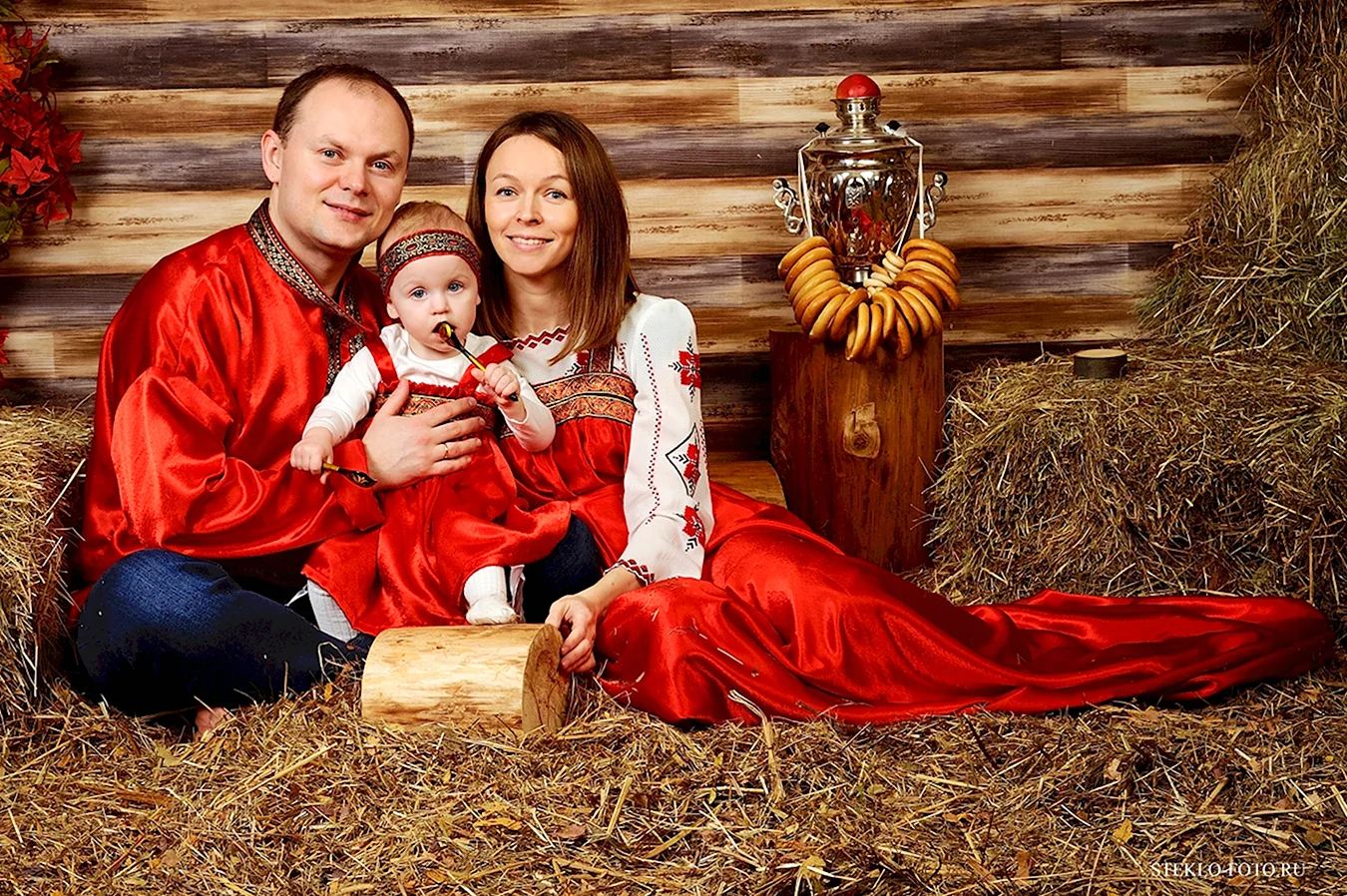 Семейная фотосессия в русском стиле