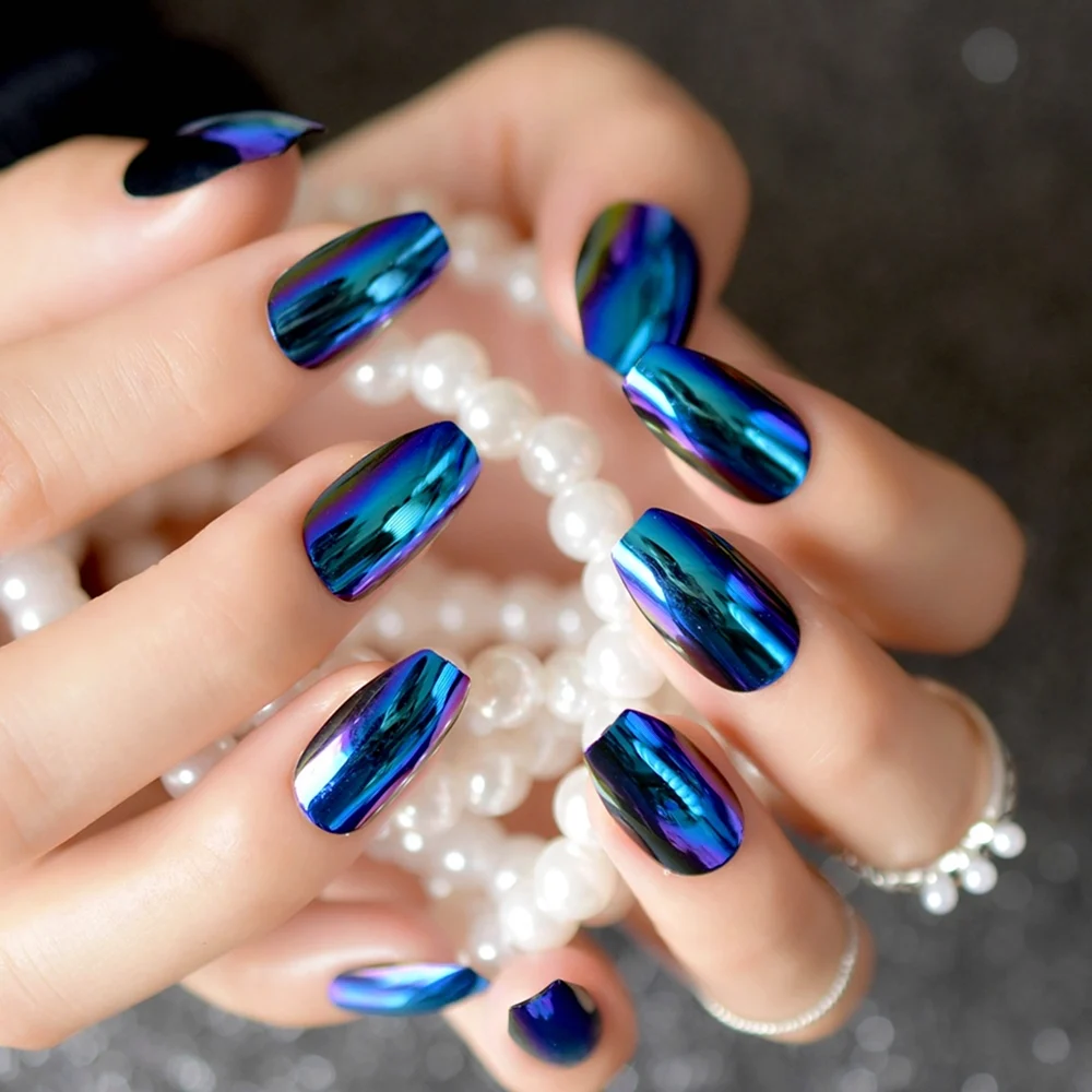 Синие глянцевые ногти