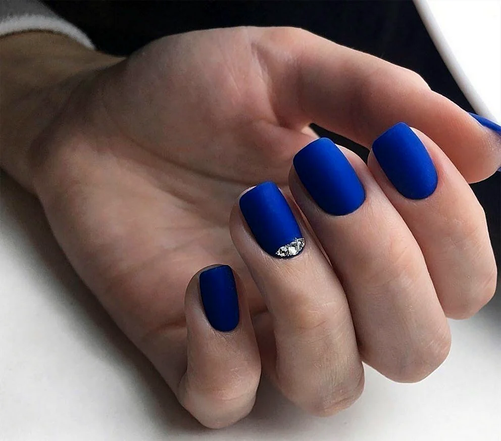 Синие матовые ногти