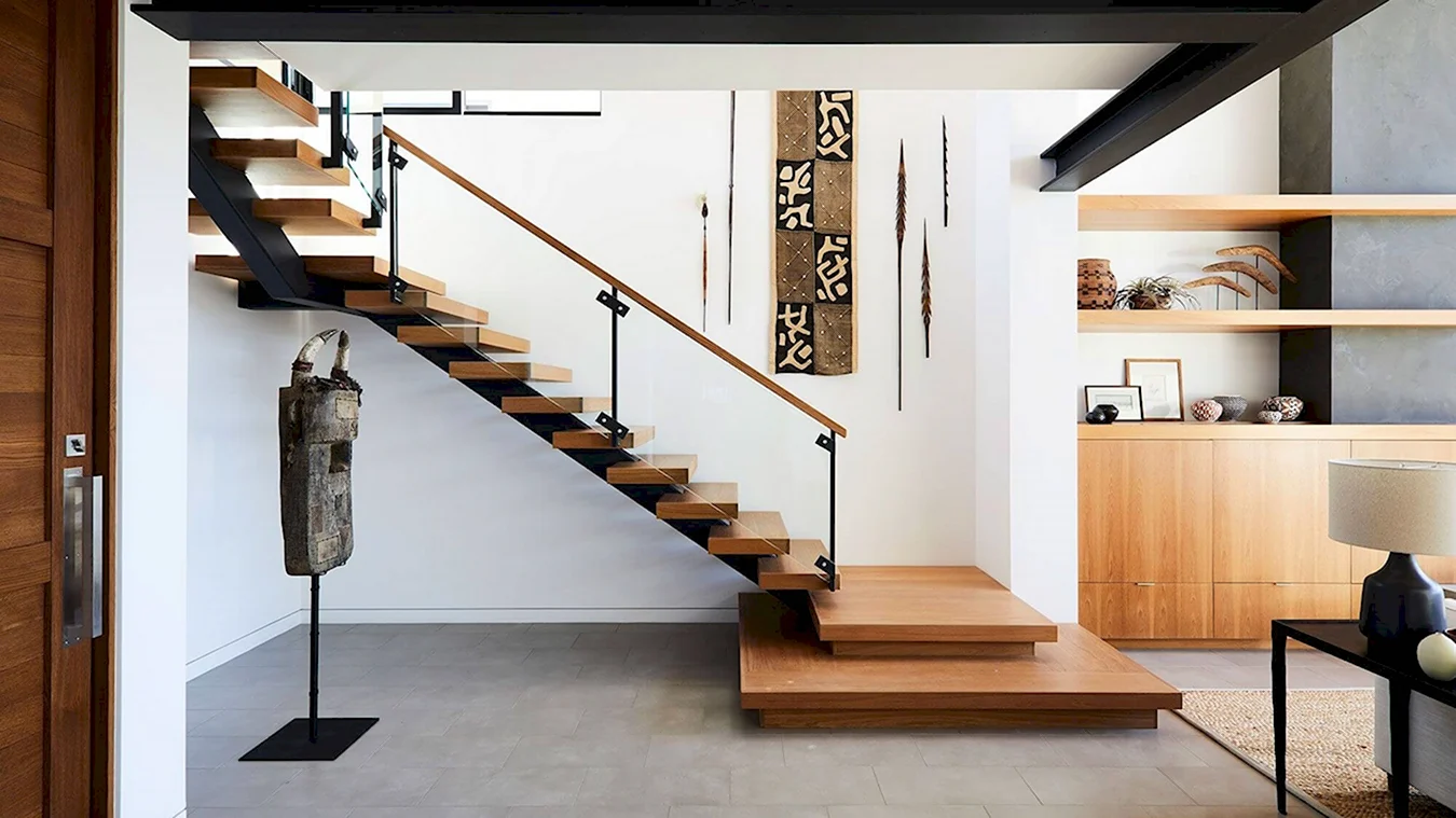 Современные стильные лестницы в загородном доме