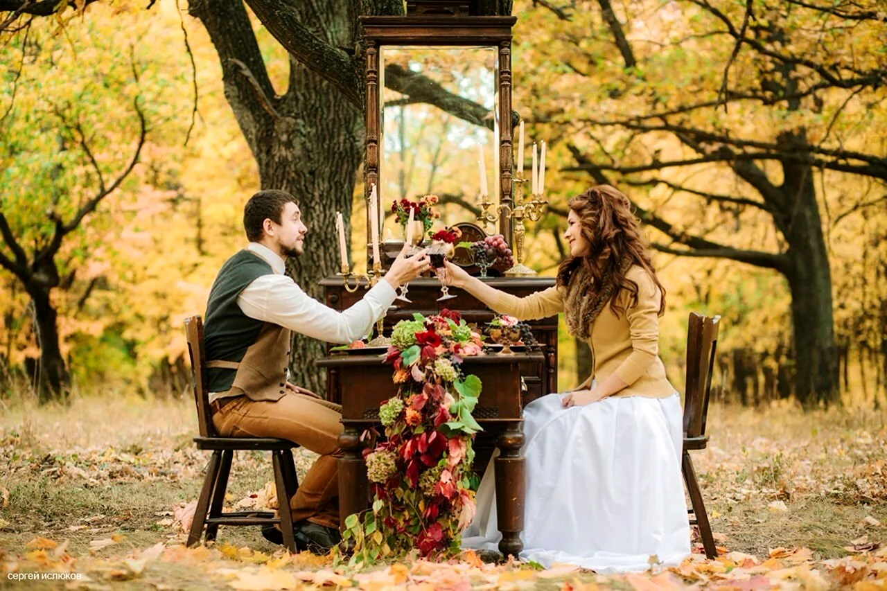 Свадьба осенью в лесу