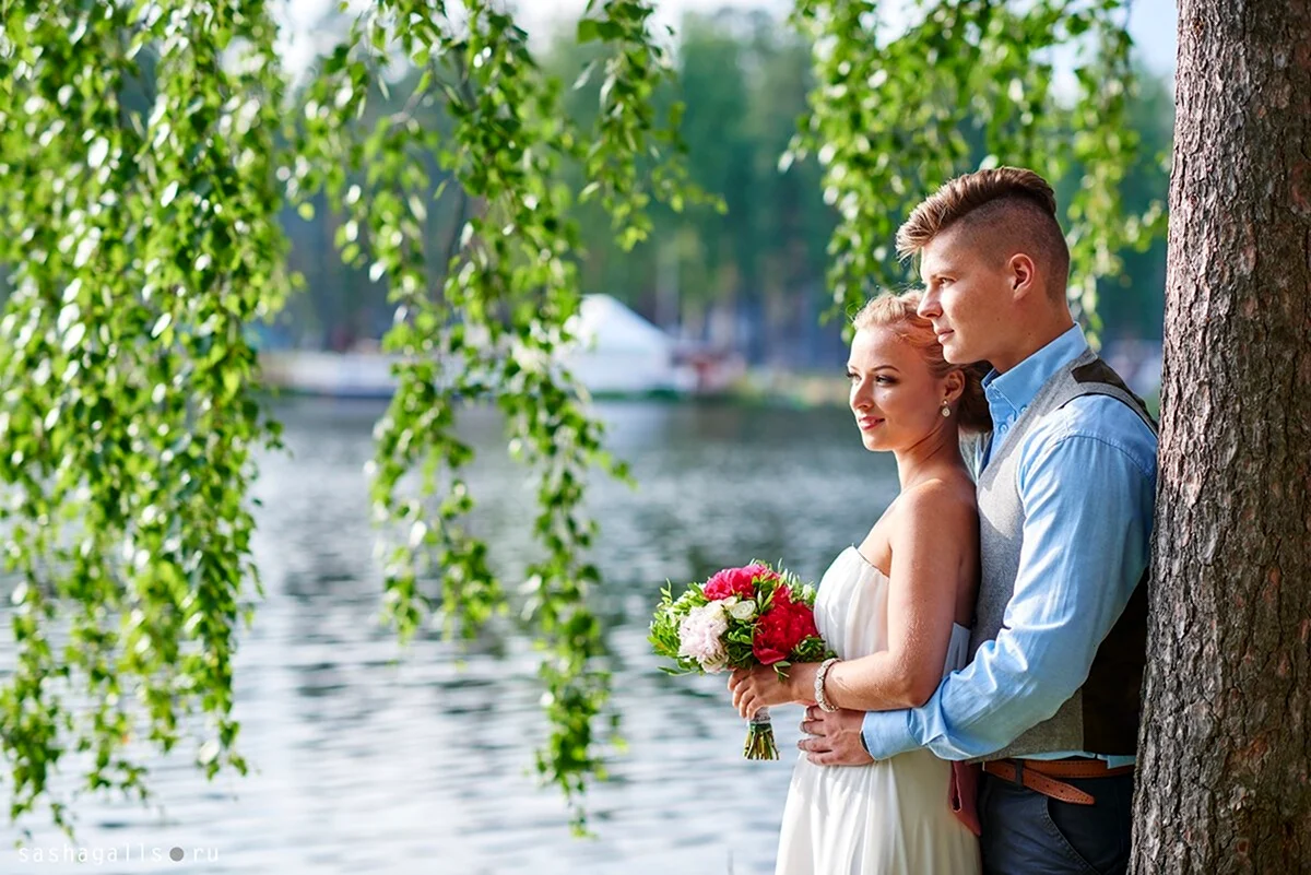 Свадебная фотосессия у реки