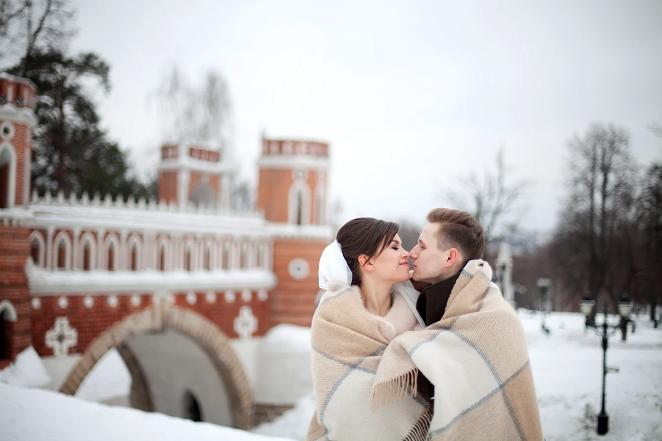 Свадебная фотосессия в Царицыно зимой
