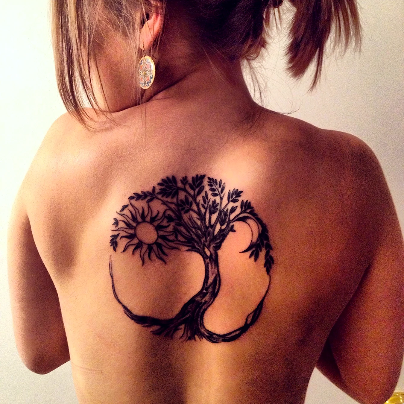 Татуировка дерево жизни на спине