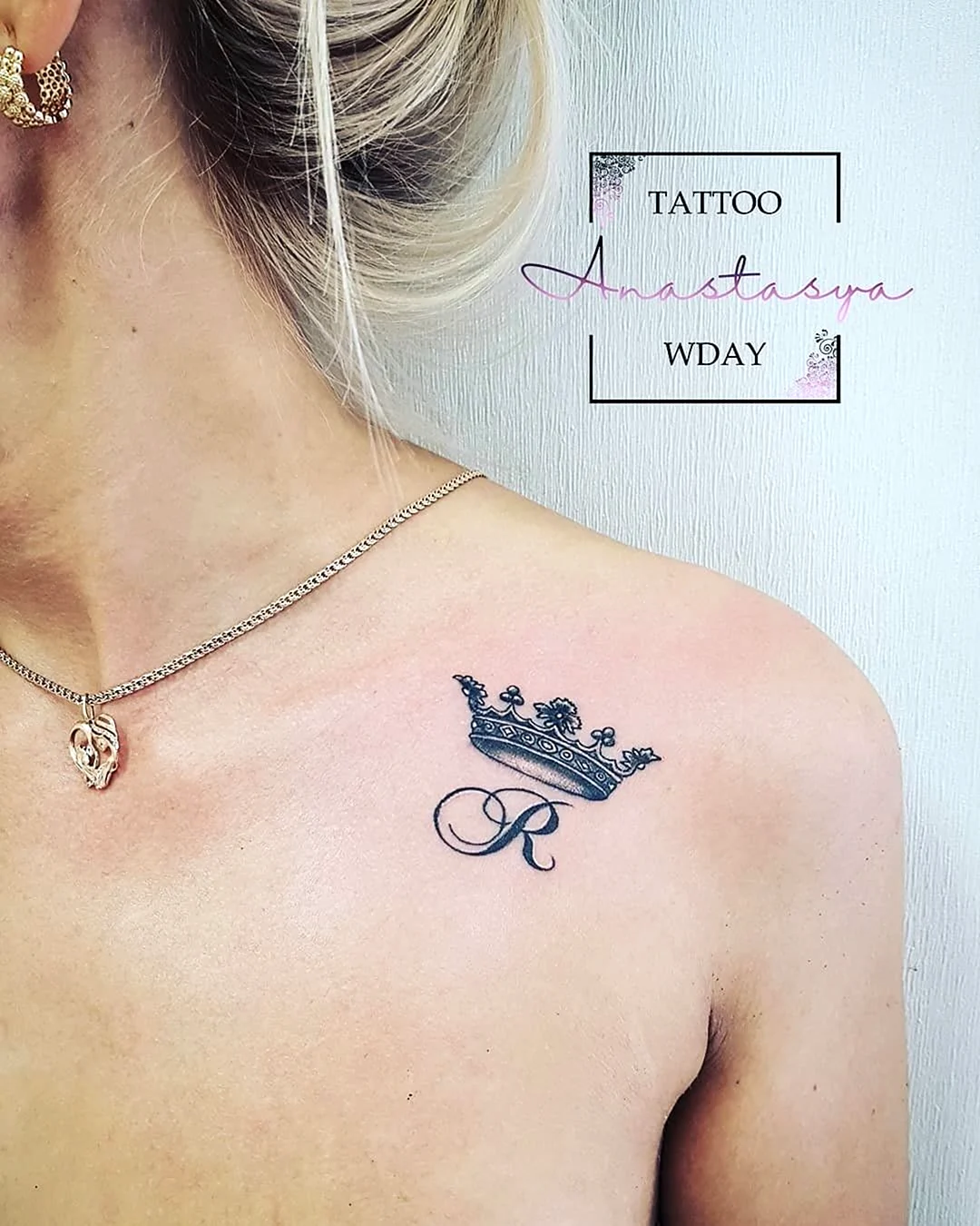 Татуировка на ключице корона