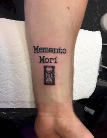 Татуировка на руке меминтомори