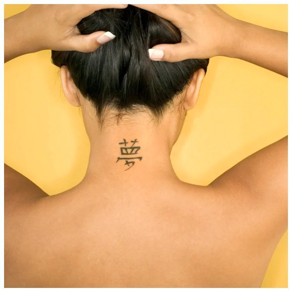 Татуировки для девушек иероглифы