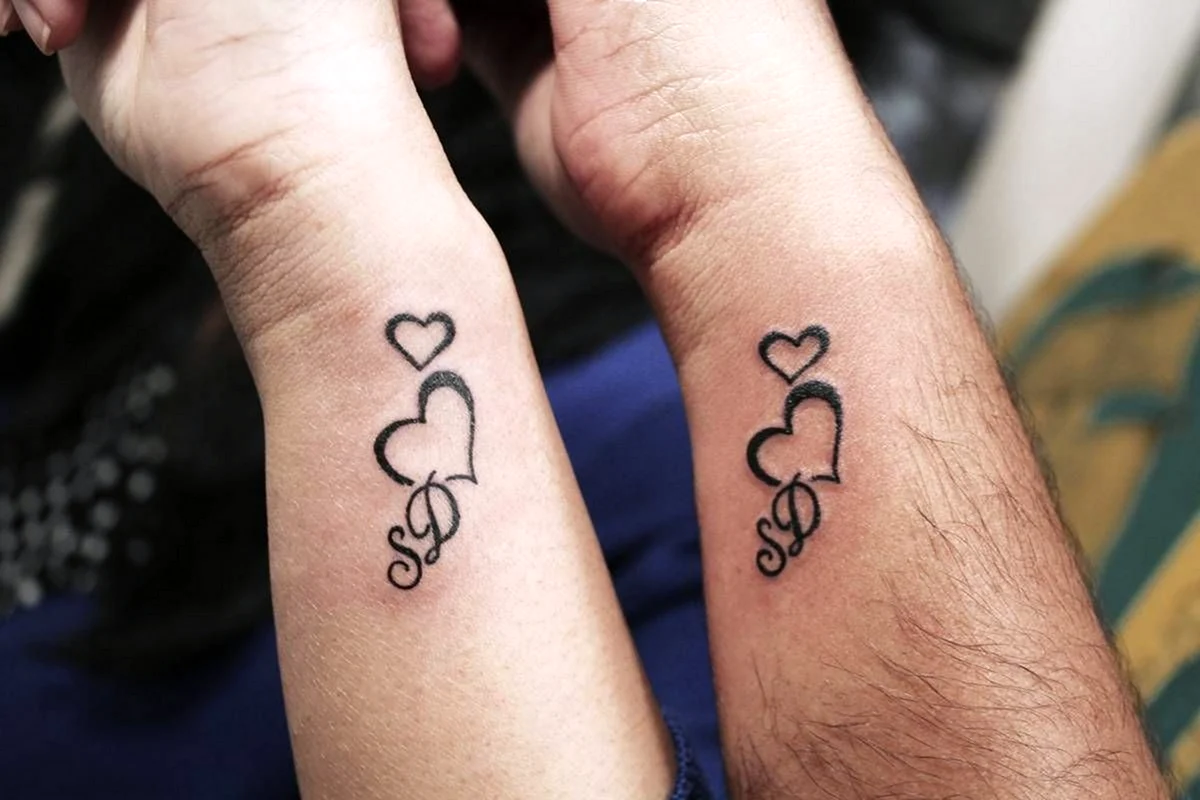 Татуировки для девушек любовь