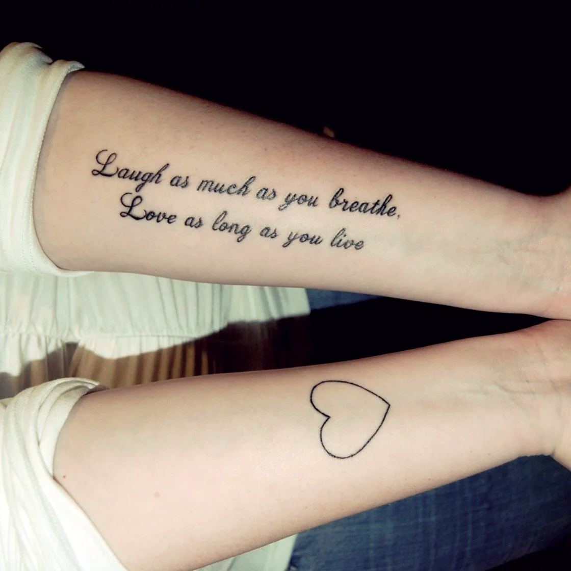 Татуировки для девушек на руке фразы