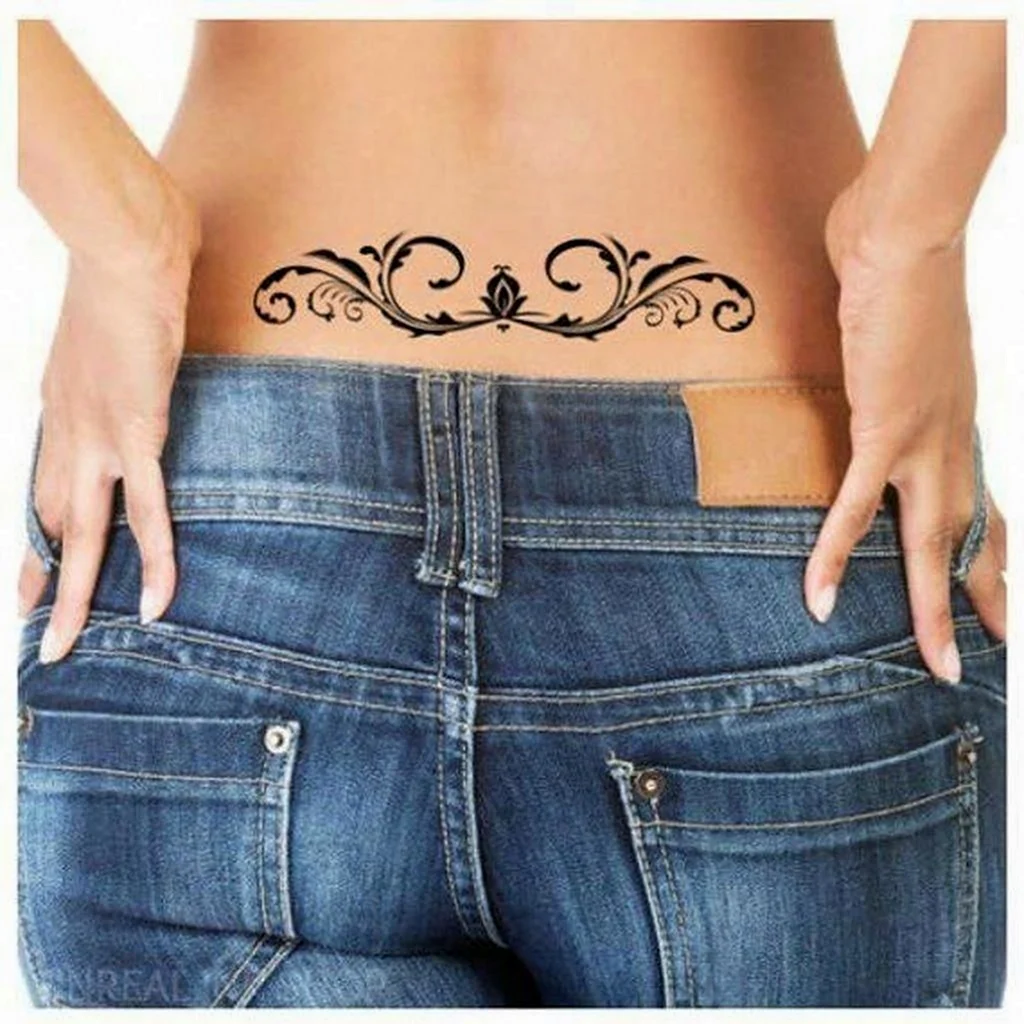 Татуировки для женщин на пояснице