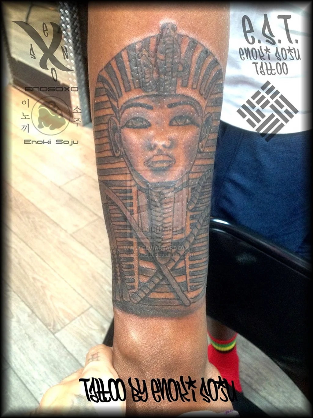 Татуировки фараона на руках