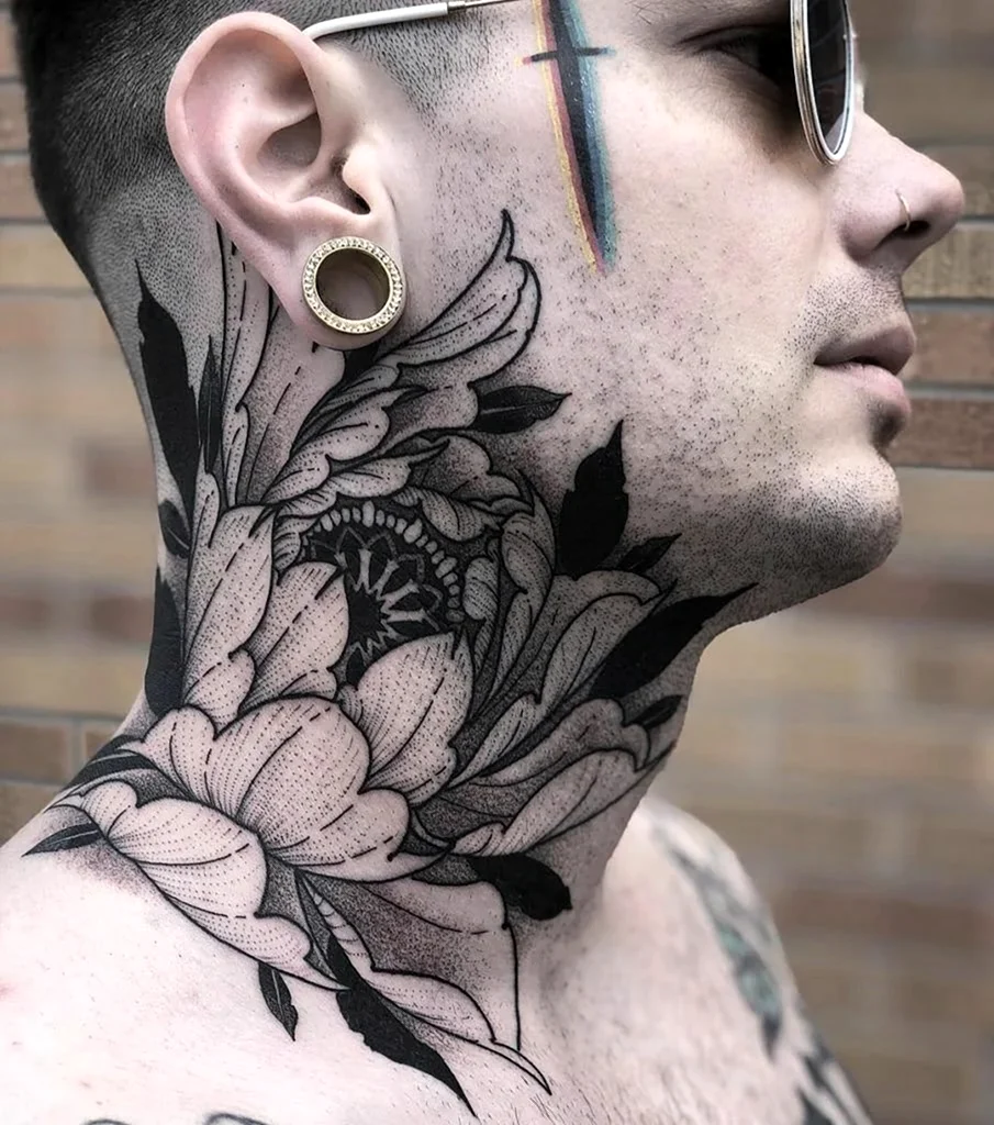 Татуировки мужские на шее